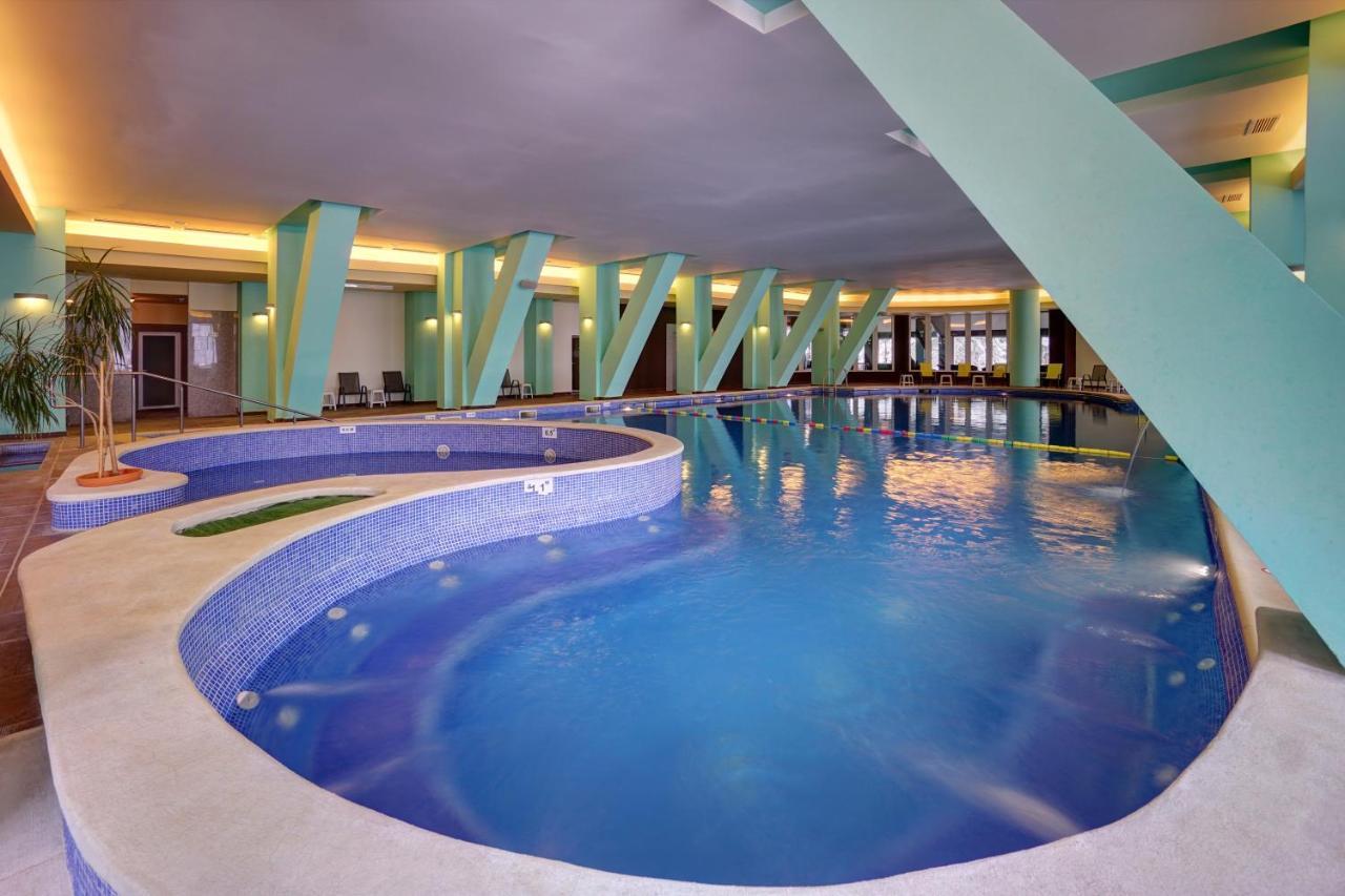 Hotel Ciucas BaileTusnad Buitenkant foto