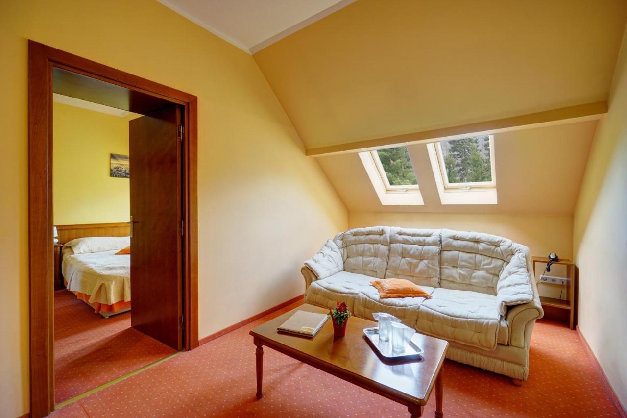 Hotel Ciucas BaileTusnad Buitenkant foto