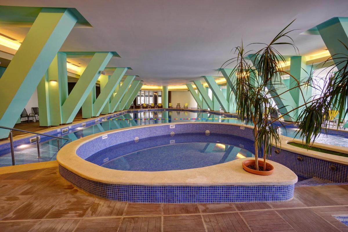 Hotel Ciucas BaileTusnad Buitenkant foto