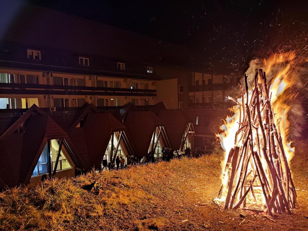 Hotel Ciucas BaileTusnad Buitenkant foto