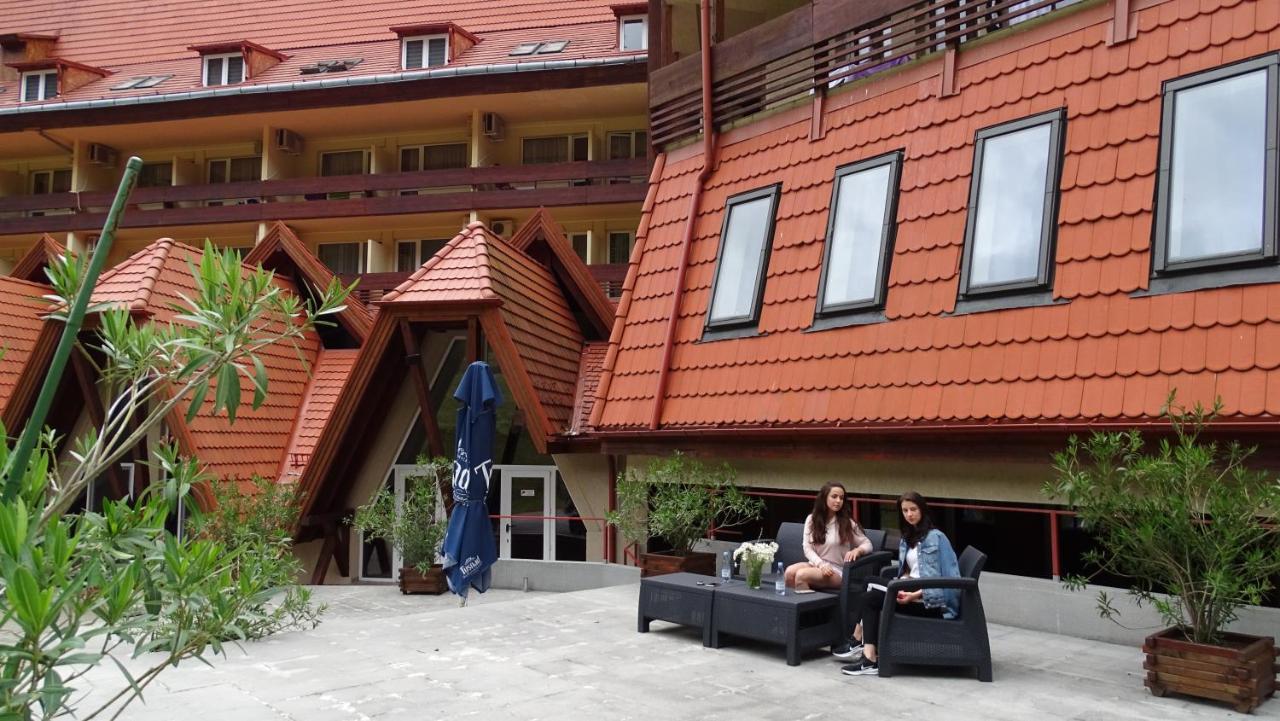Hotel Ciucas BaileTusnad Buitenkant foto