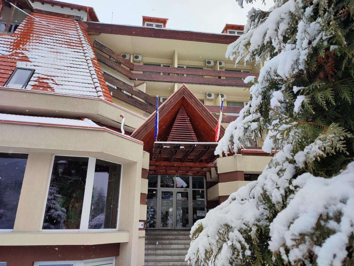 Hotel Ciucas BaileTusnad Buitenkant foto