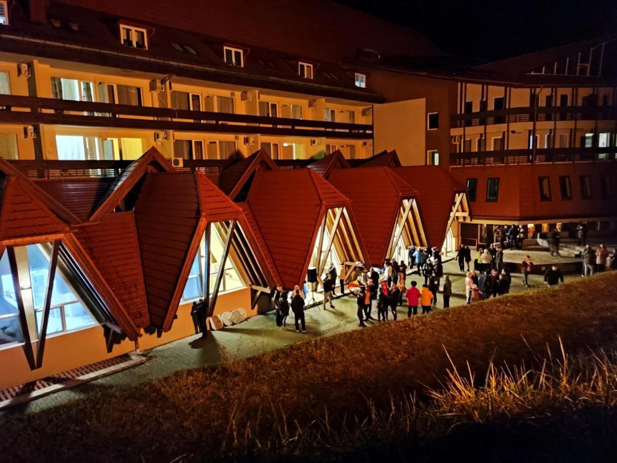 Hotel Ciucas BaileTusnad Buitenkant foto