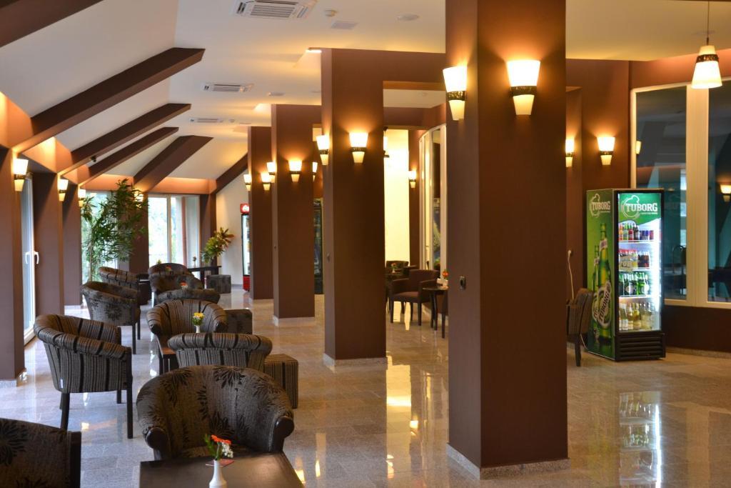 Hotel Ciucas BaileTusnad Buitenkant foto